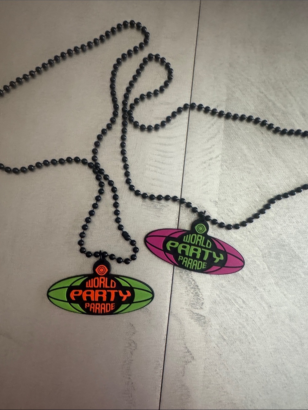 Insomniac World Parade Party Necklaces - Picture 4 of 7